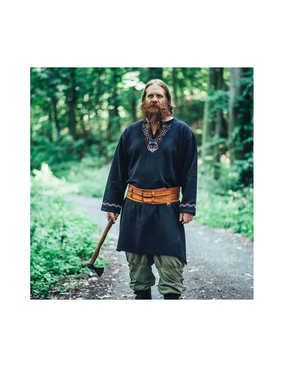Túnica vikinga con bordados Freki, negra