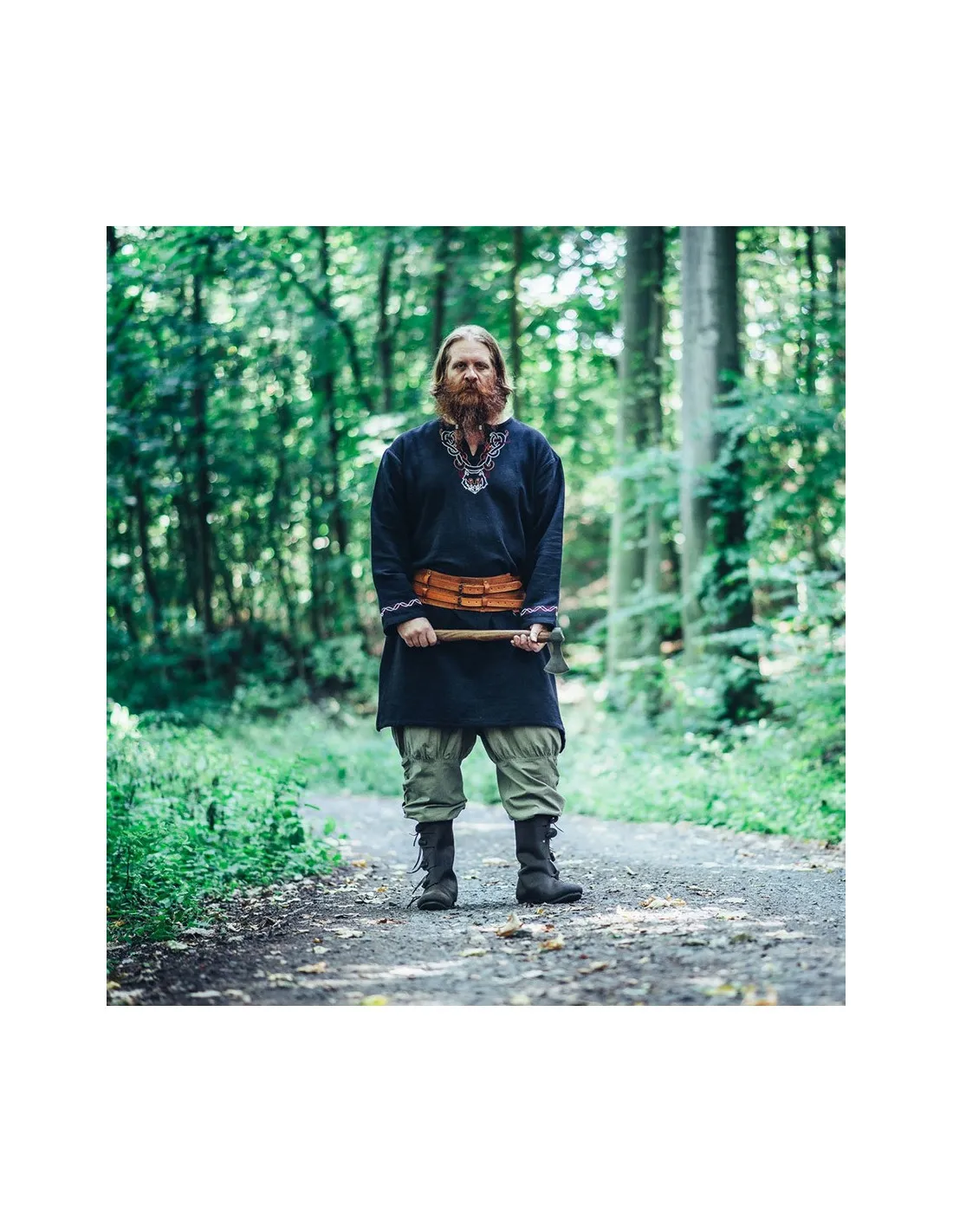 Túnica vikinga con bordados Freki, negra