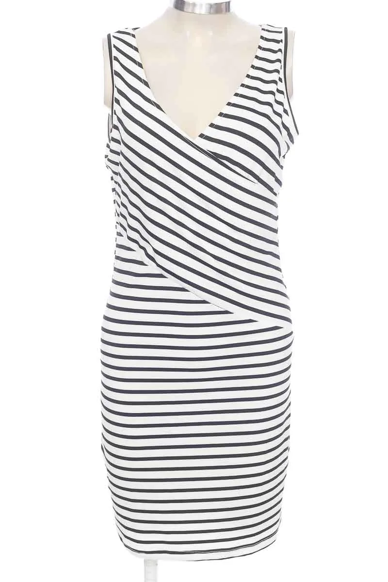 VESTIDO / ENTERIZO COLOR BLANCO  CLOSEANDO