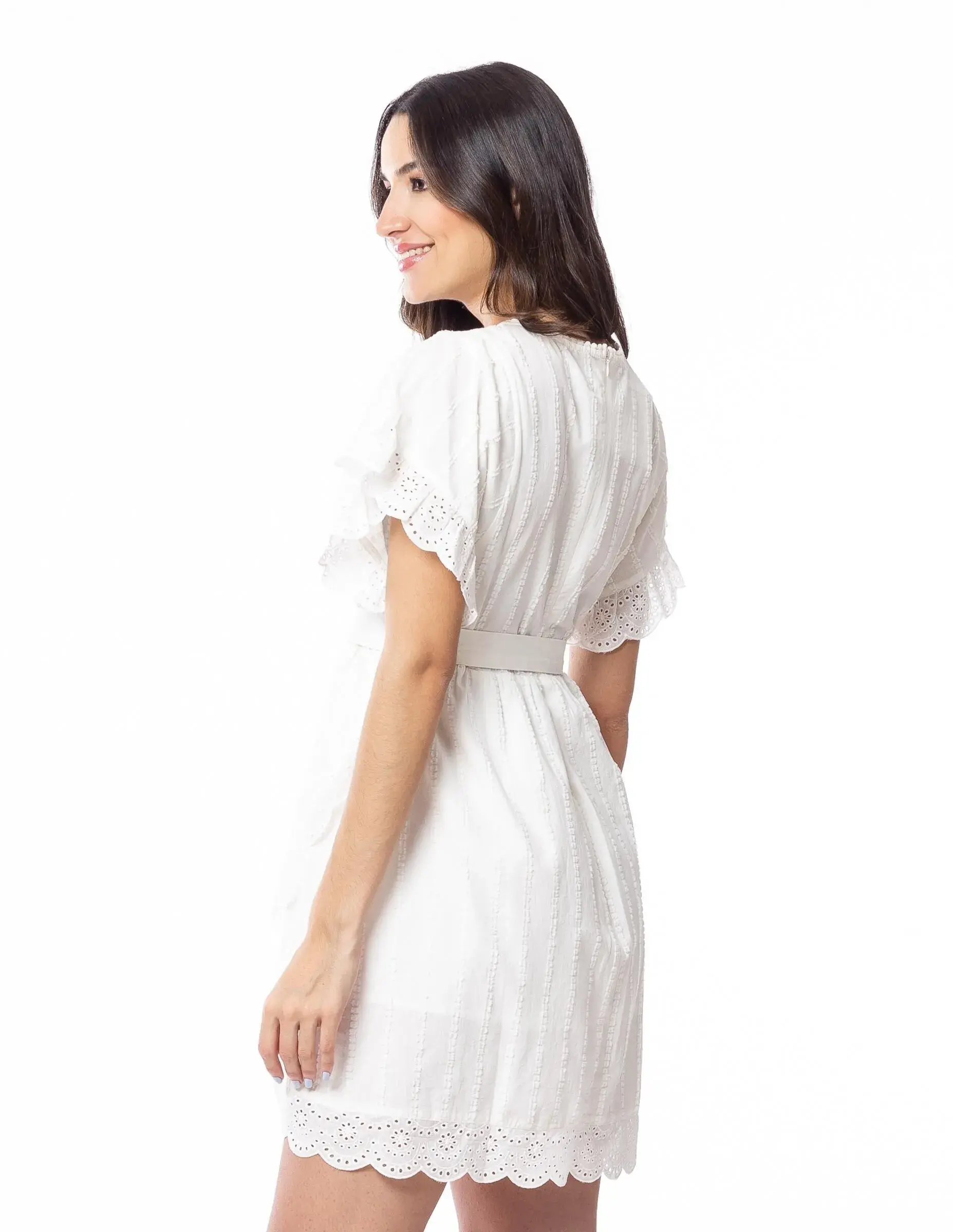 Vestido corto cruzado con encaje