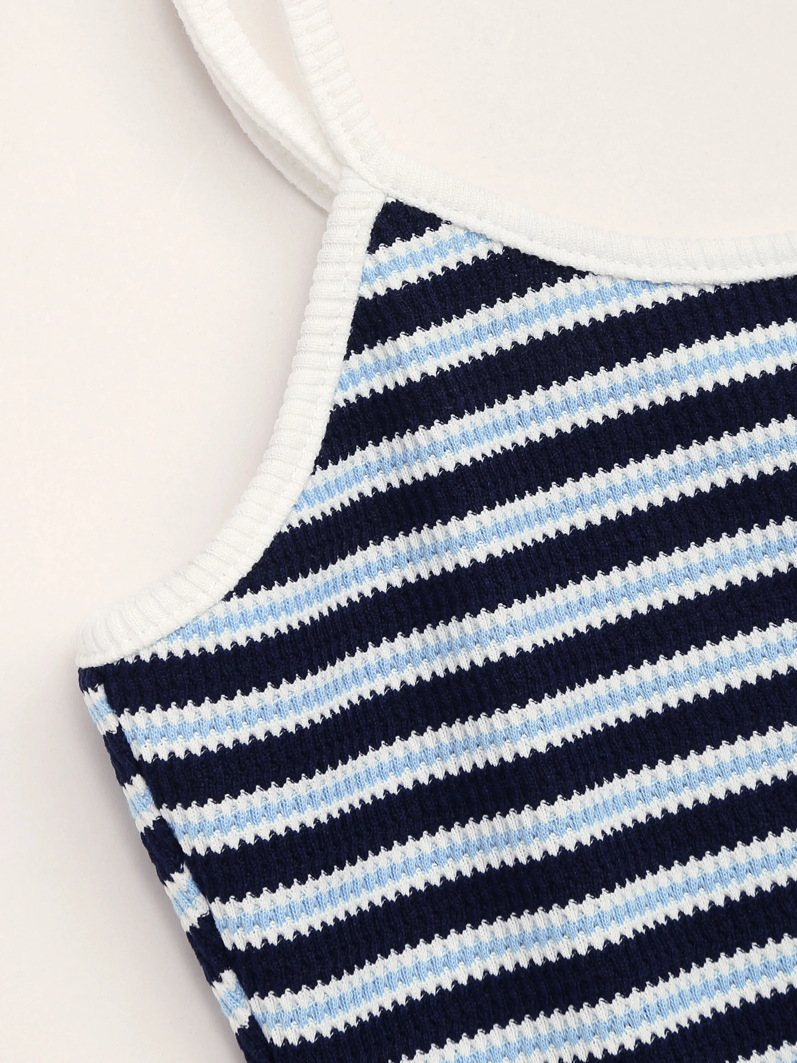 Vestido Mini a Rayas con Escote Redondo