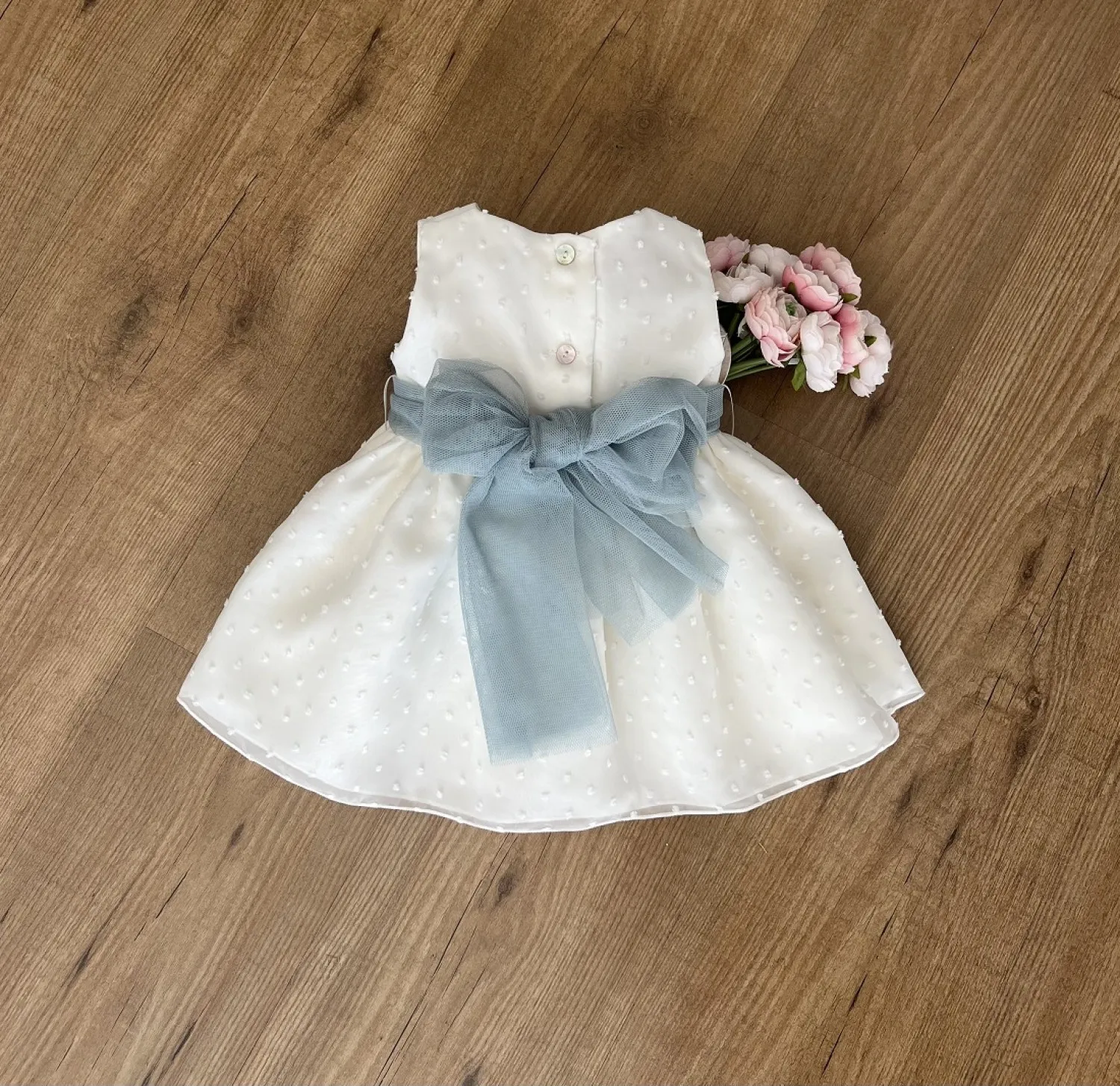 Vestido para bautizo o arras plumeti beige con rosa o verde